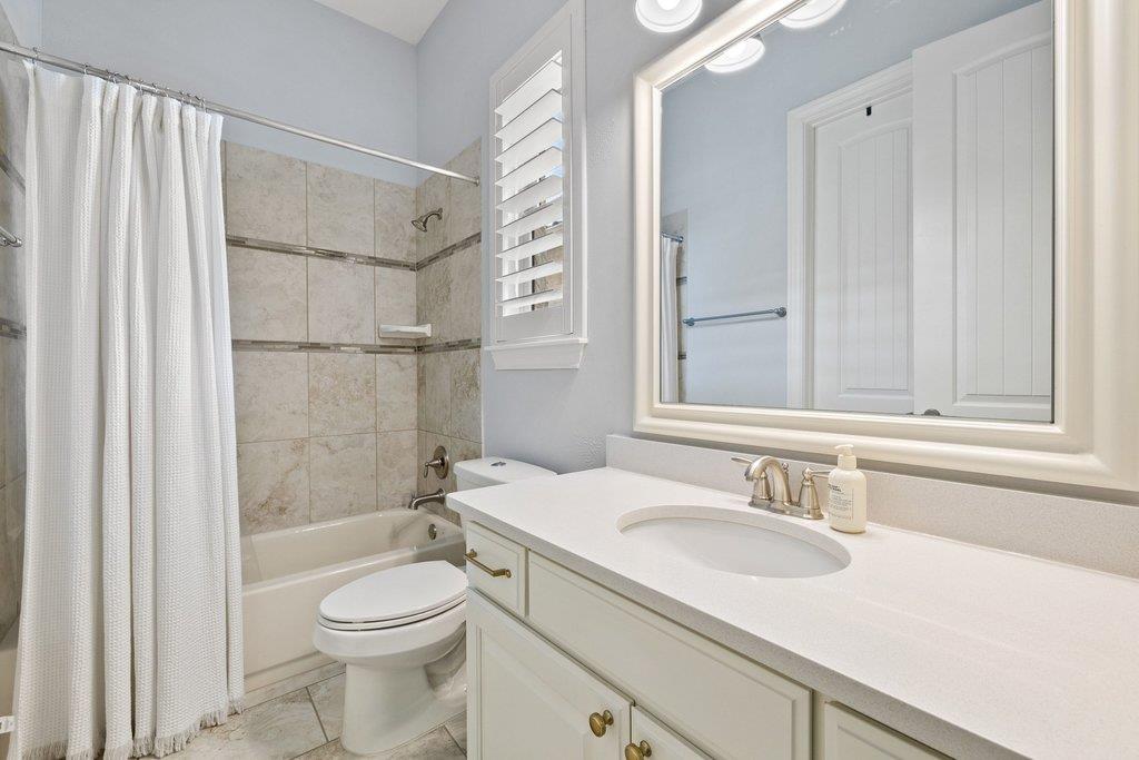 320 Bisset CT