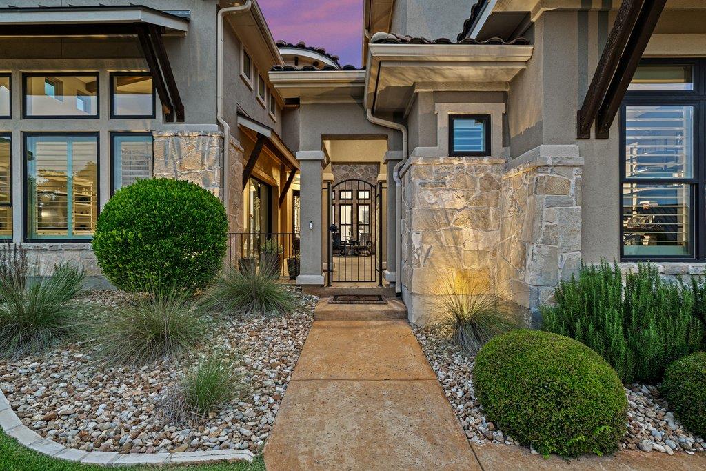 320 Bisset CT