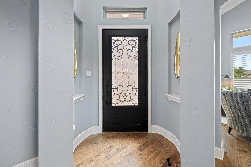 320 Bisset CT