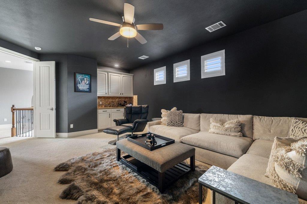 320 Bisset CT