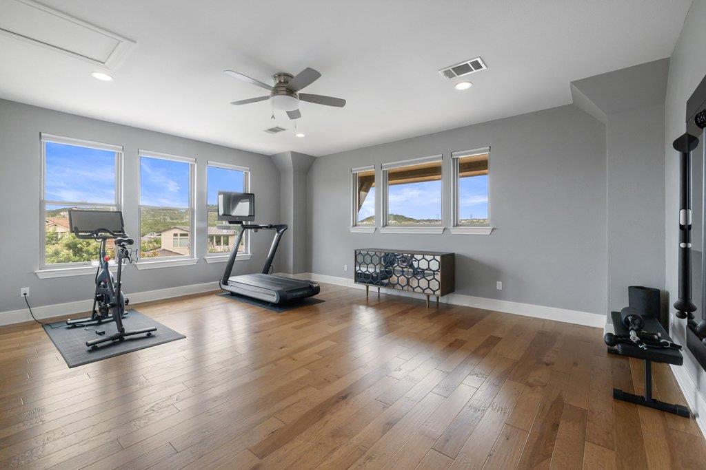 320 Bisset CT