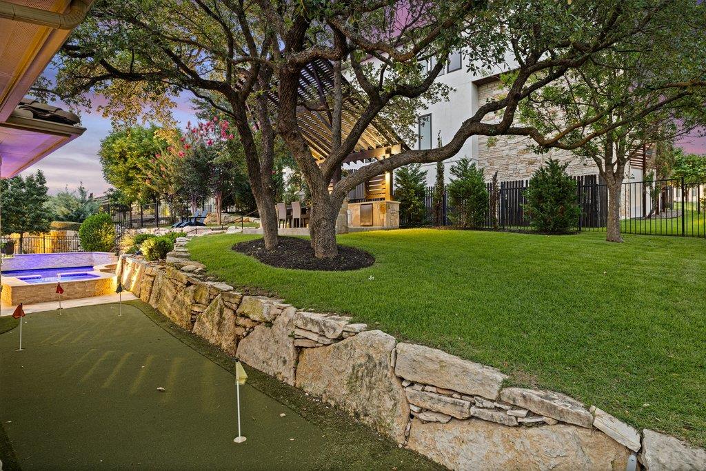 320 Bisset CT