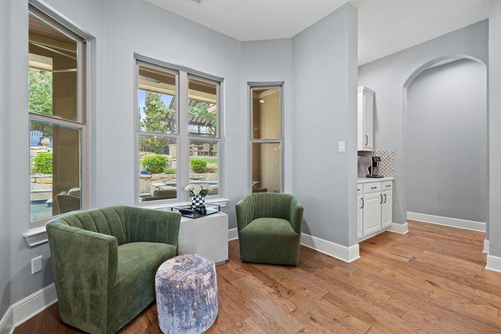 320 Bisset CT