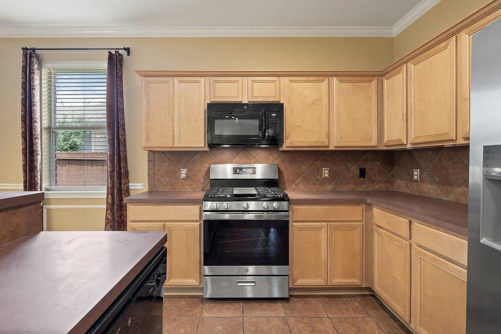347 Spring DR