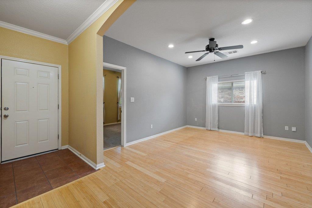 347 Spring DR