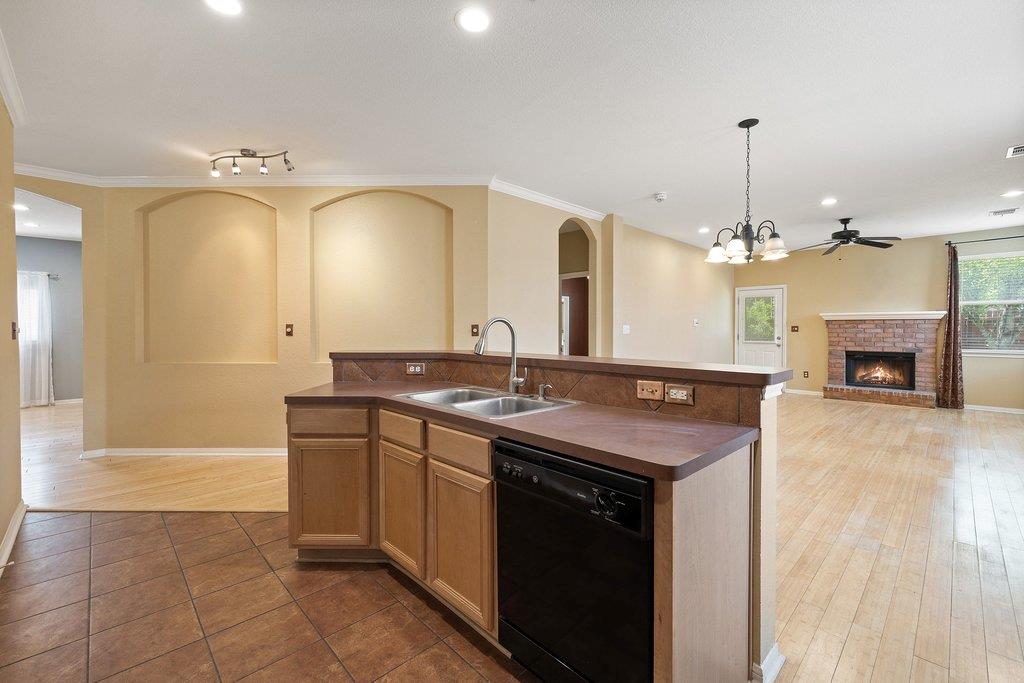 347 Spring DR