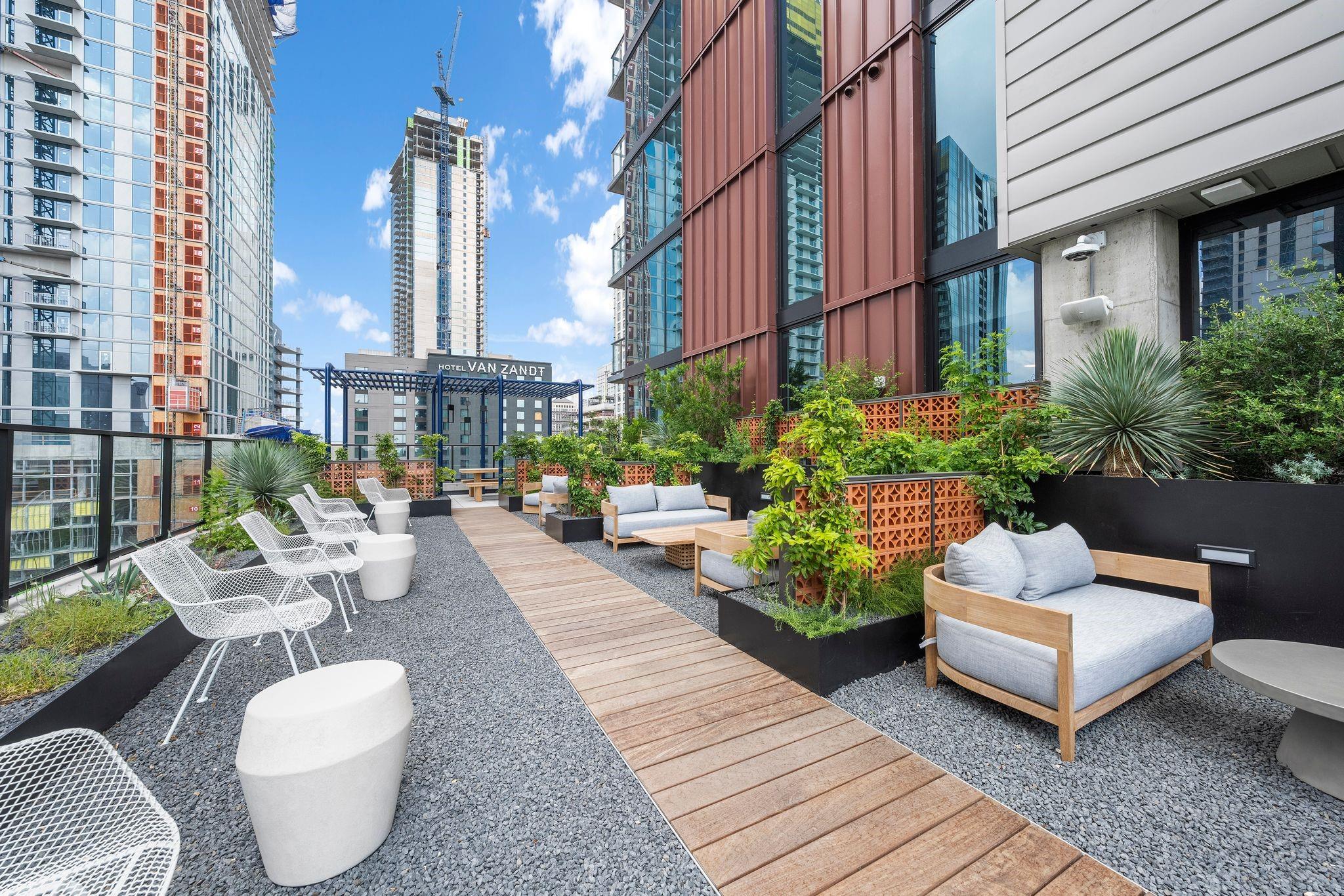 84 East Ave # 3206