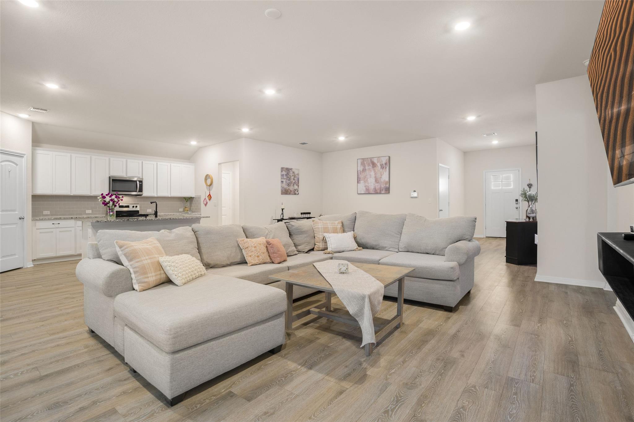 109 Egret DR