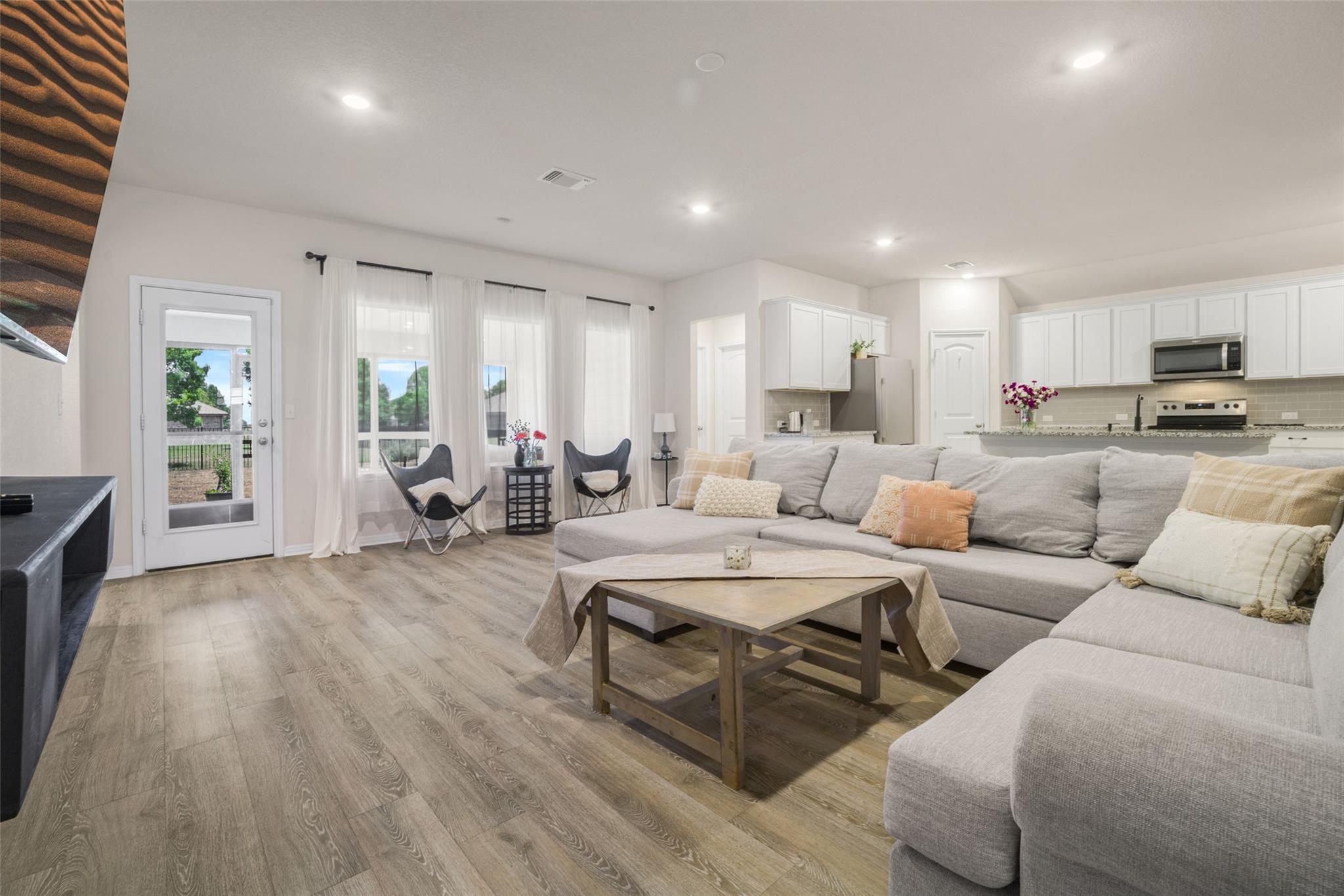 109 Egret DR