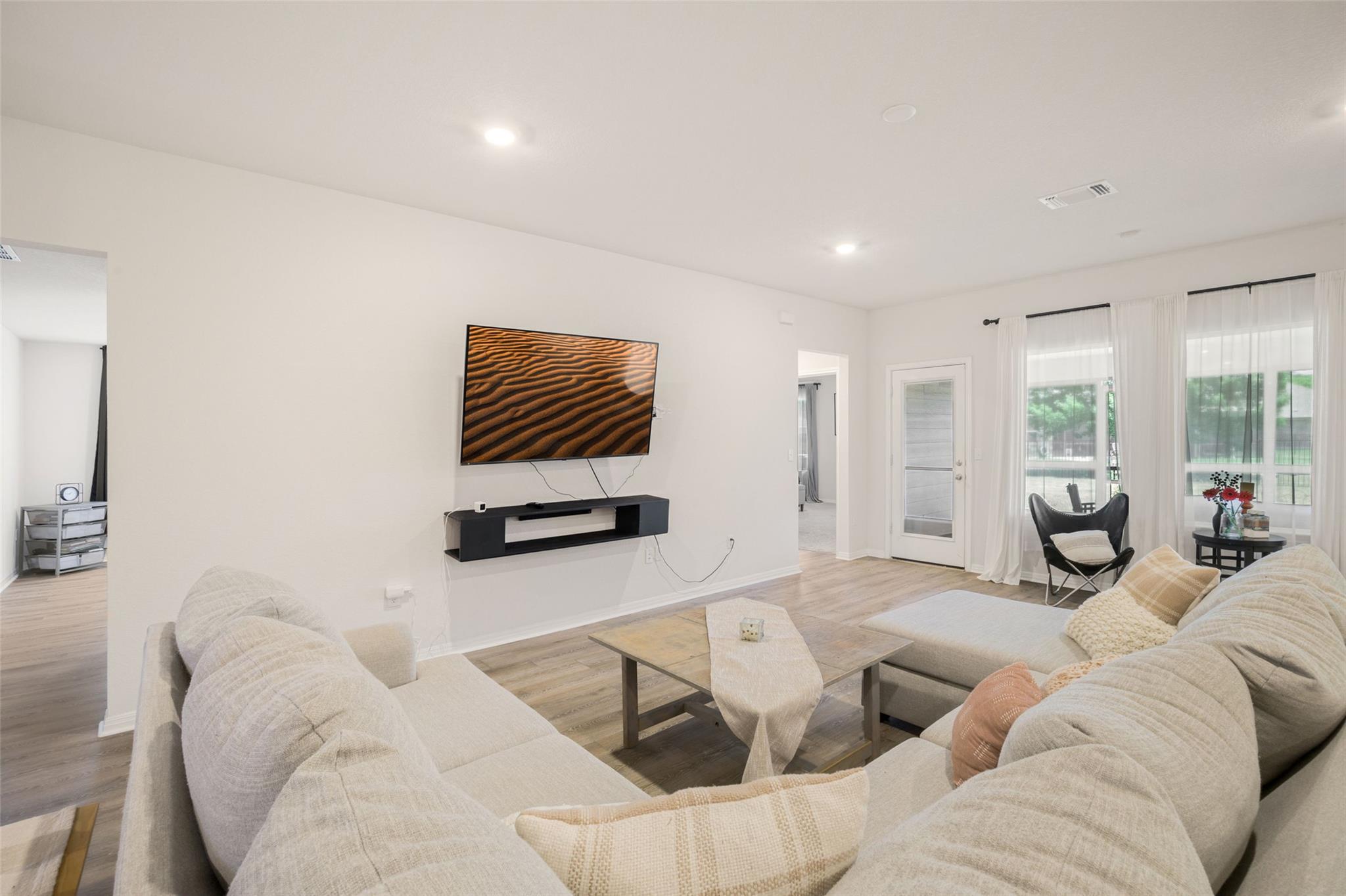 109 Egret DR