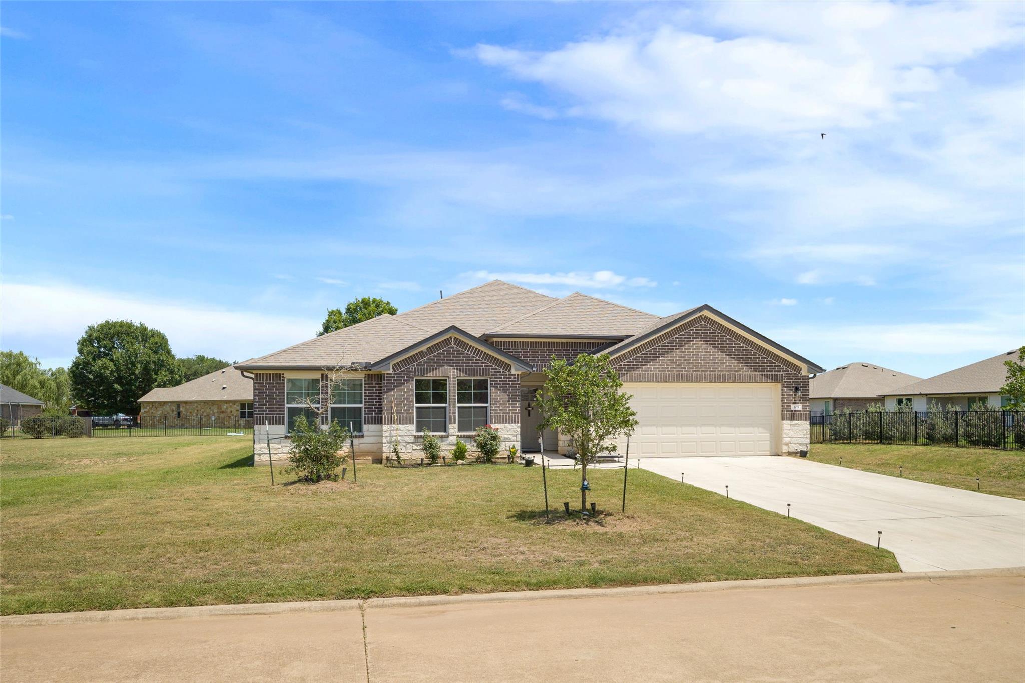 109 Egret DR