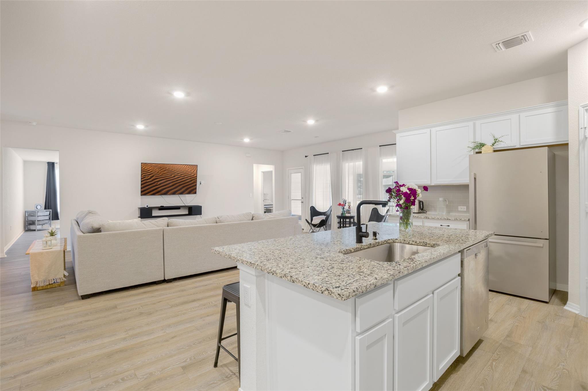 109 Egret DR