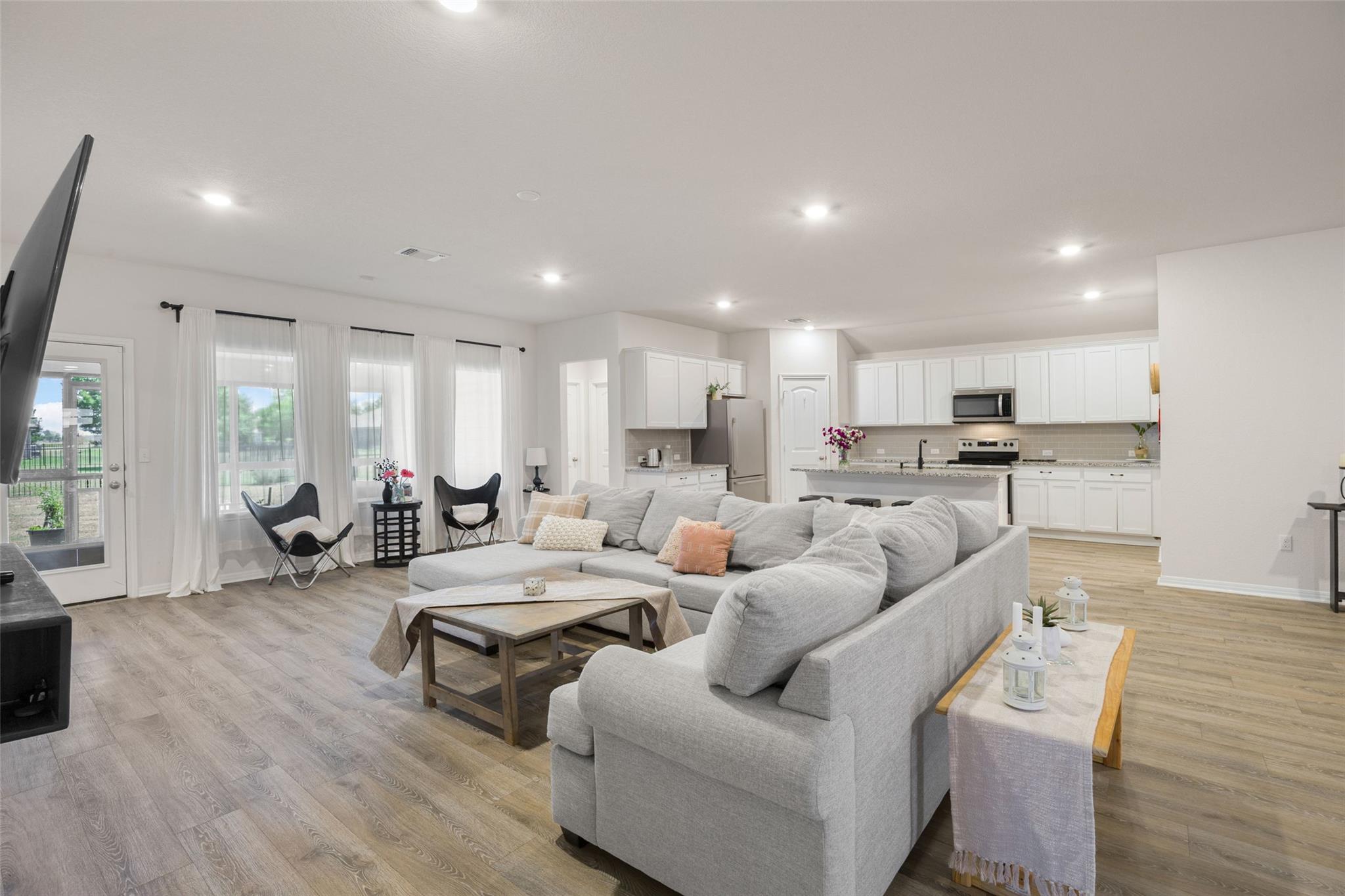 109 Egret DR