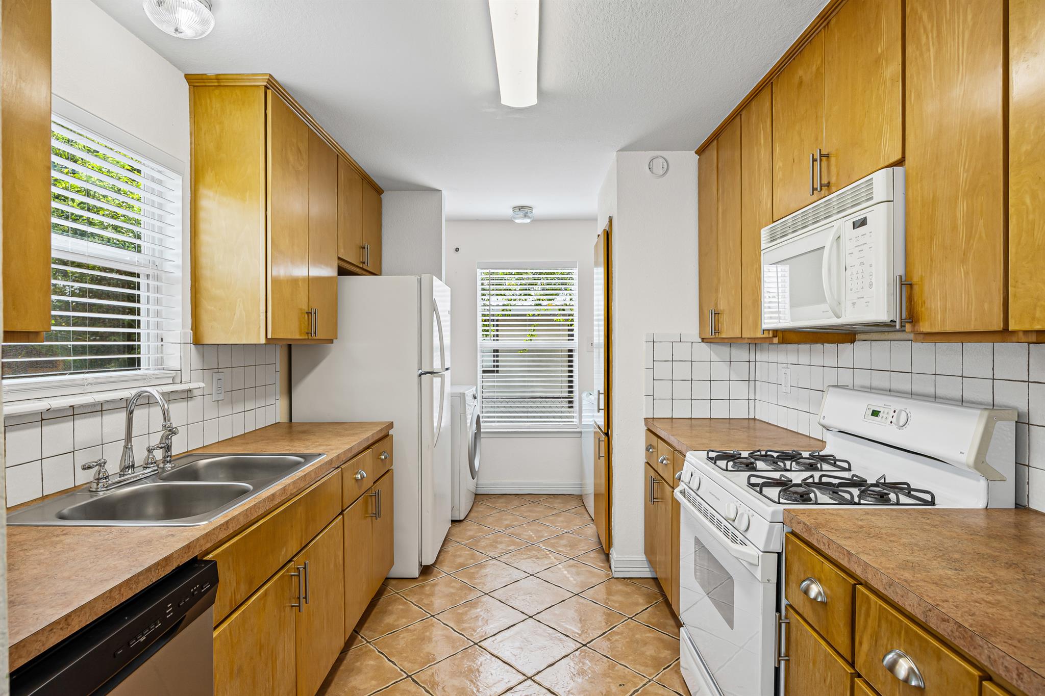 300 Blackson Ave