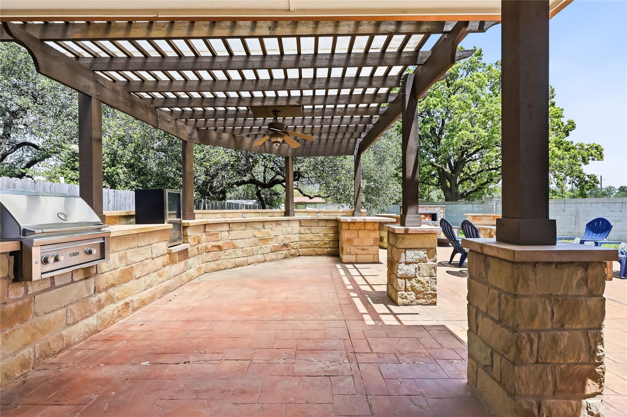 4400 Chickasaw CT