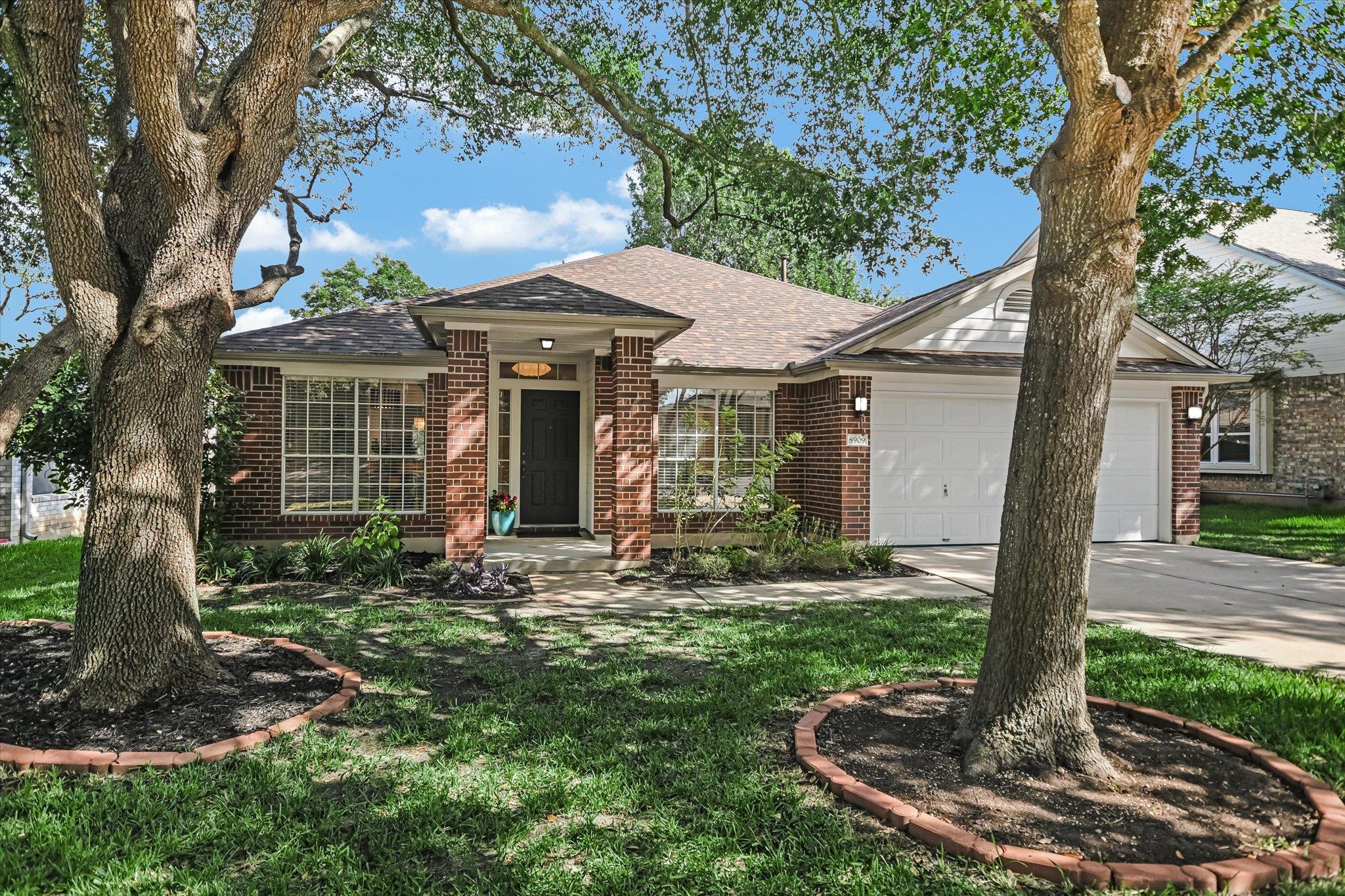 8909 Lanna Bluff LOOP