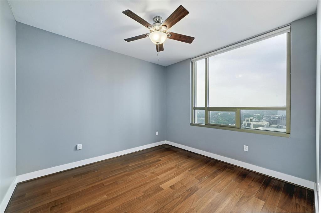 300 Bowie ST # 2301