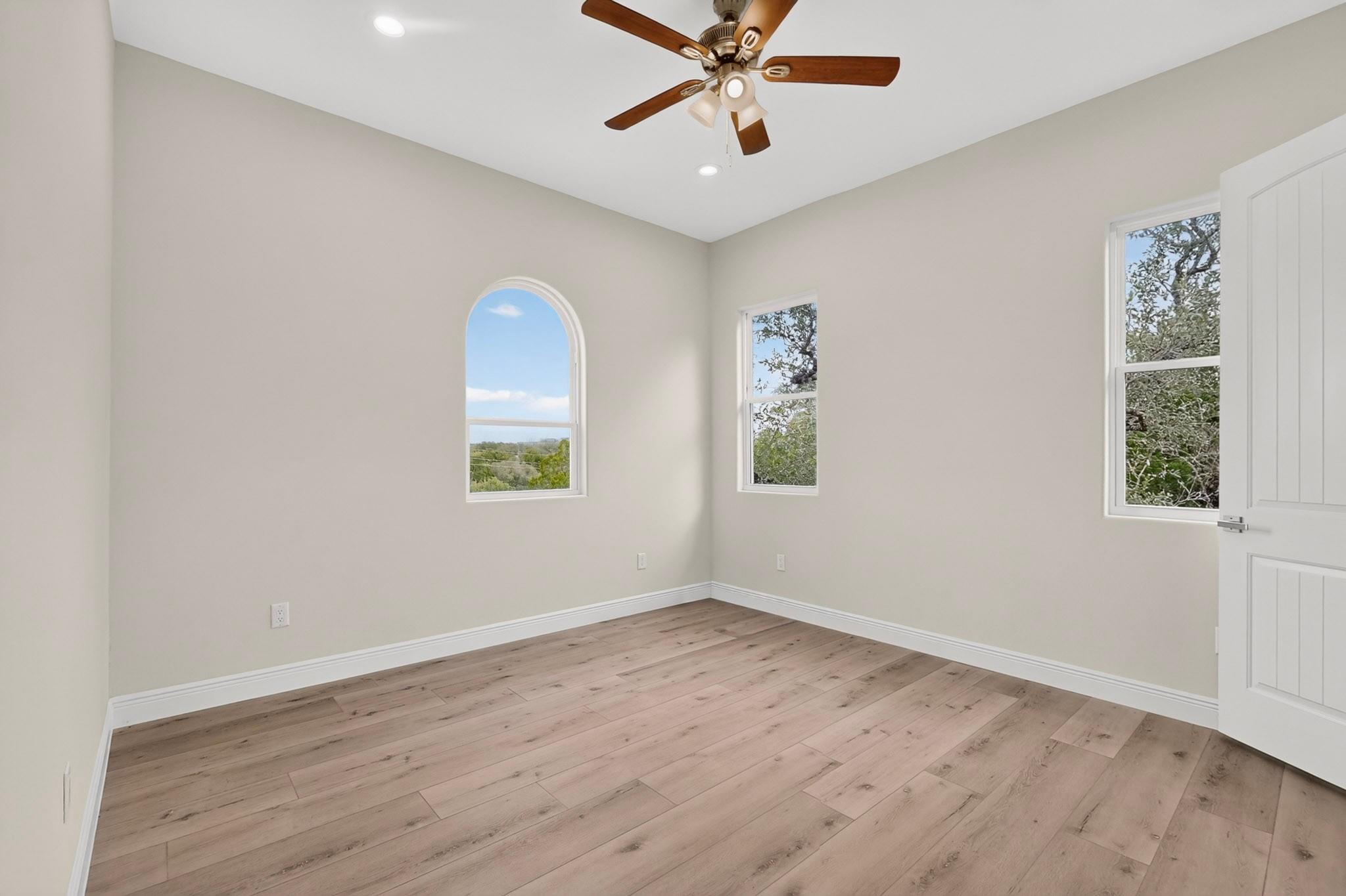 13201 Mansfield DR