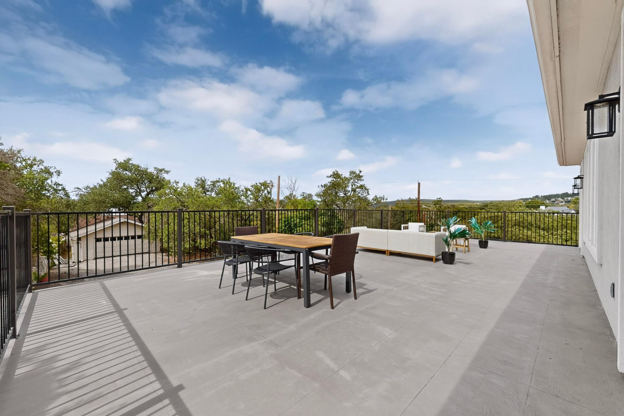 13201 Mansfield DR