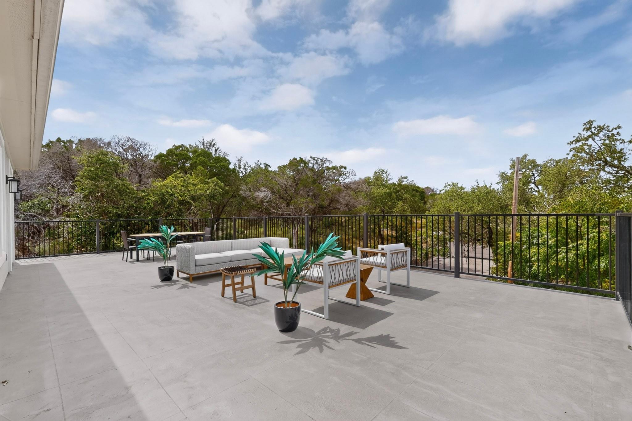 13201 Mansfield DR