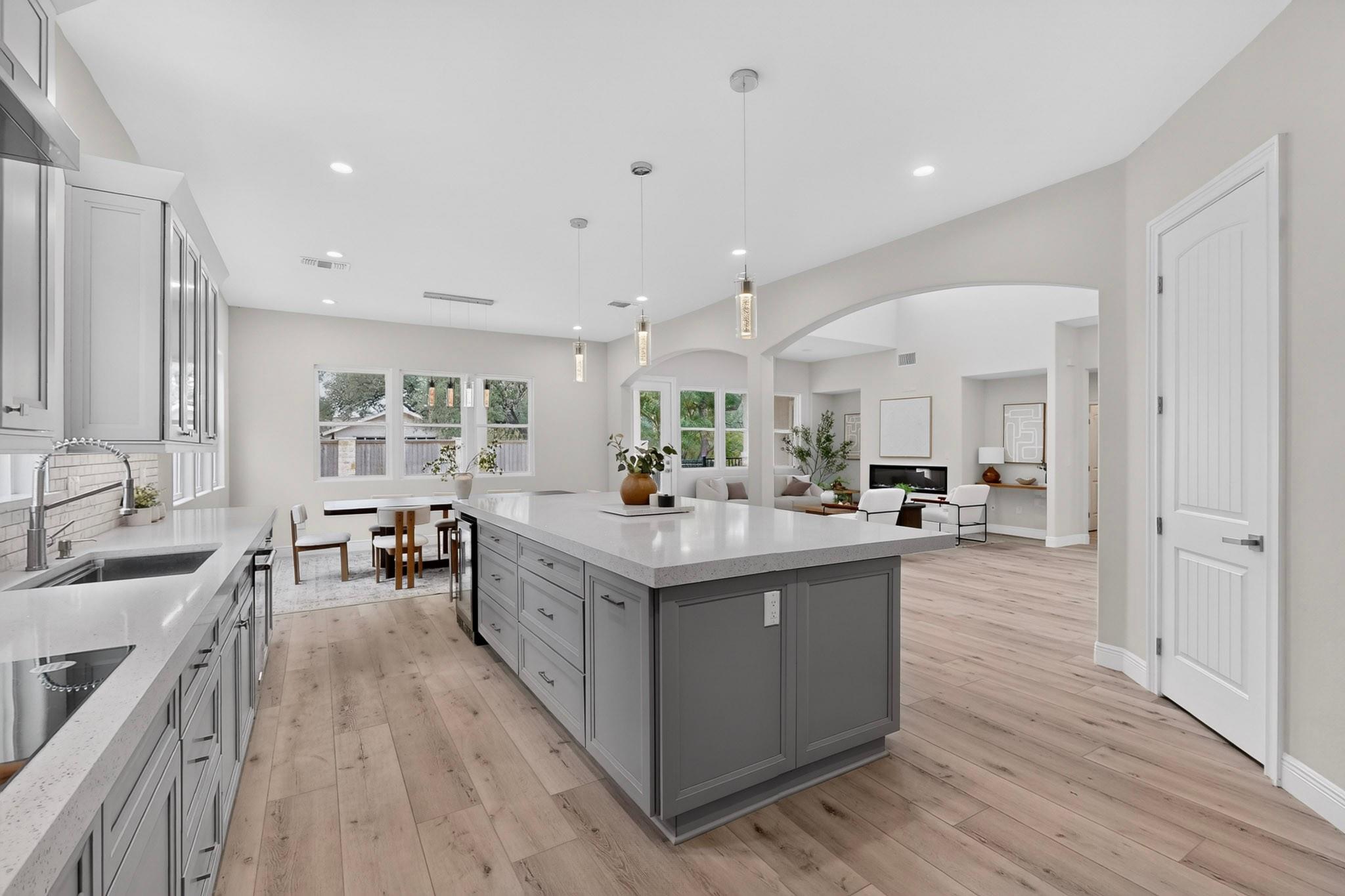 13201 Mansfield DR