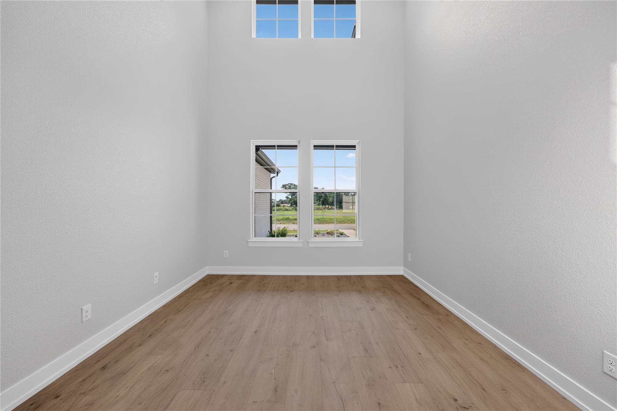 101 Lakeview CT
