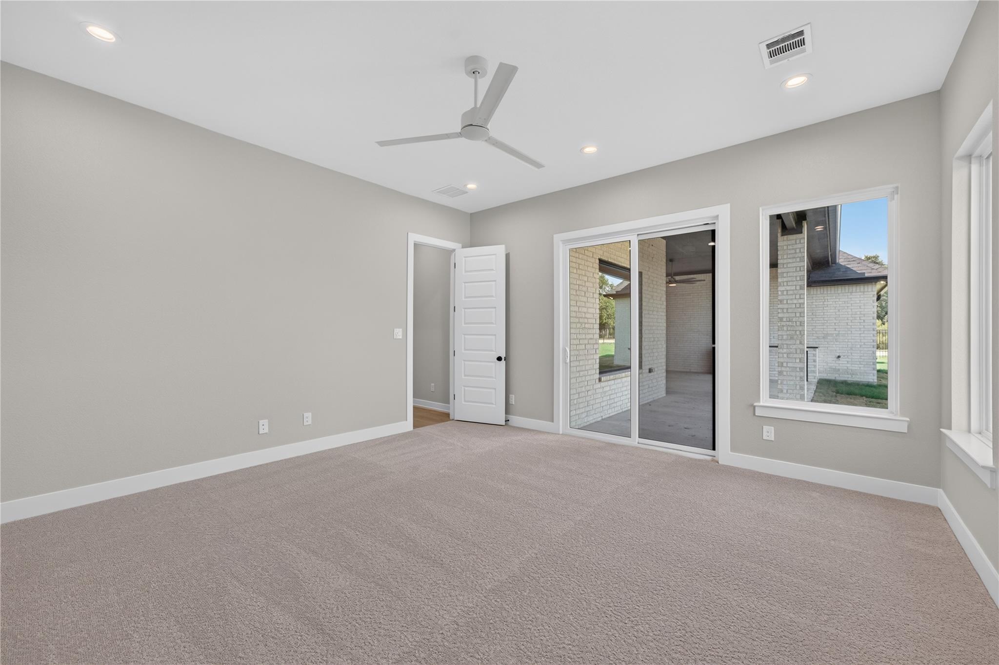 101 Lakeview CT
