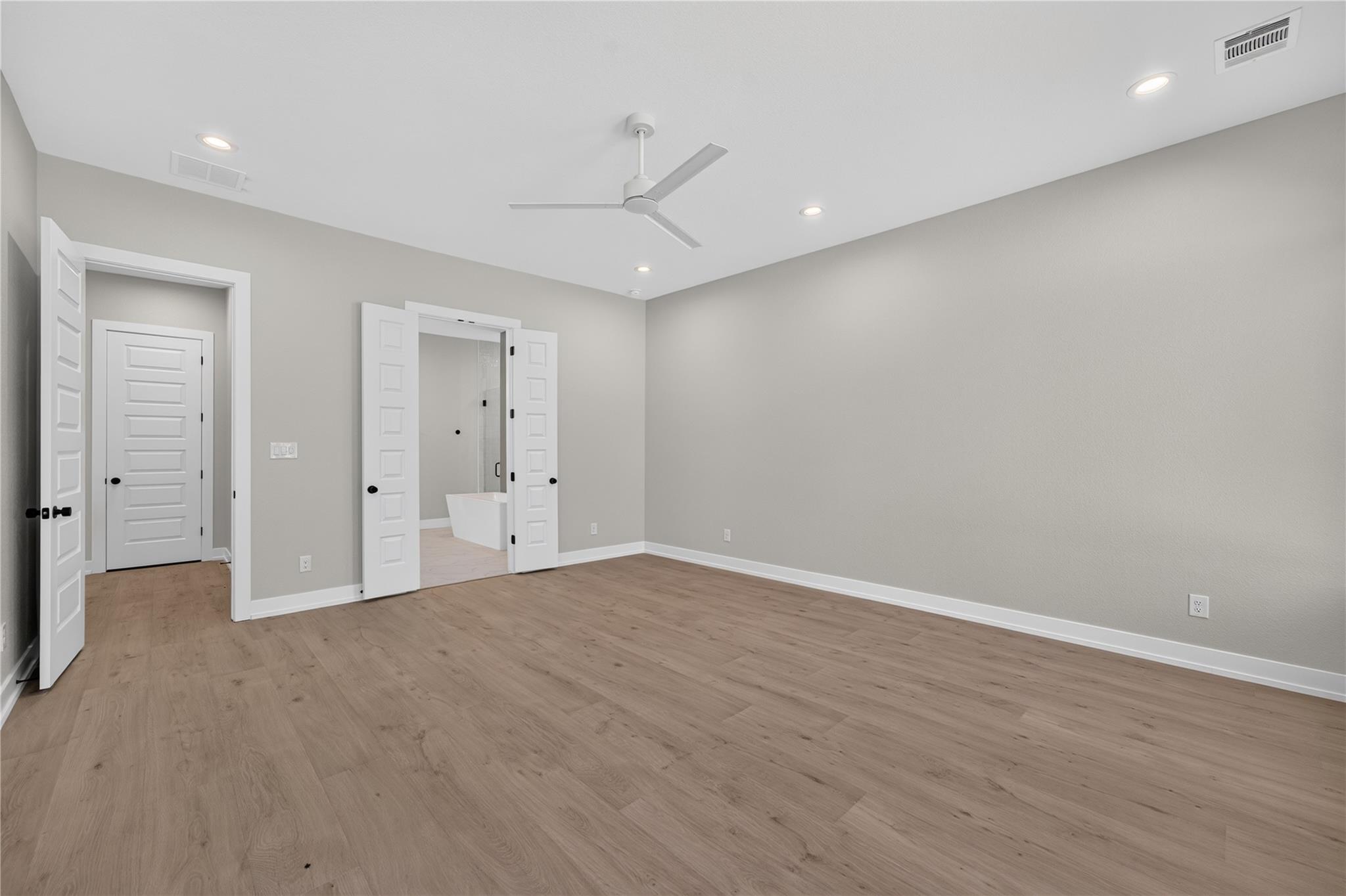 101 Lakeview CT