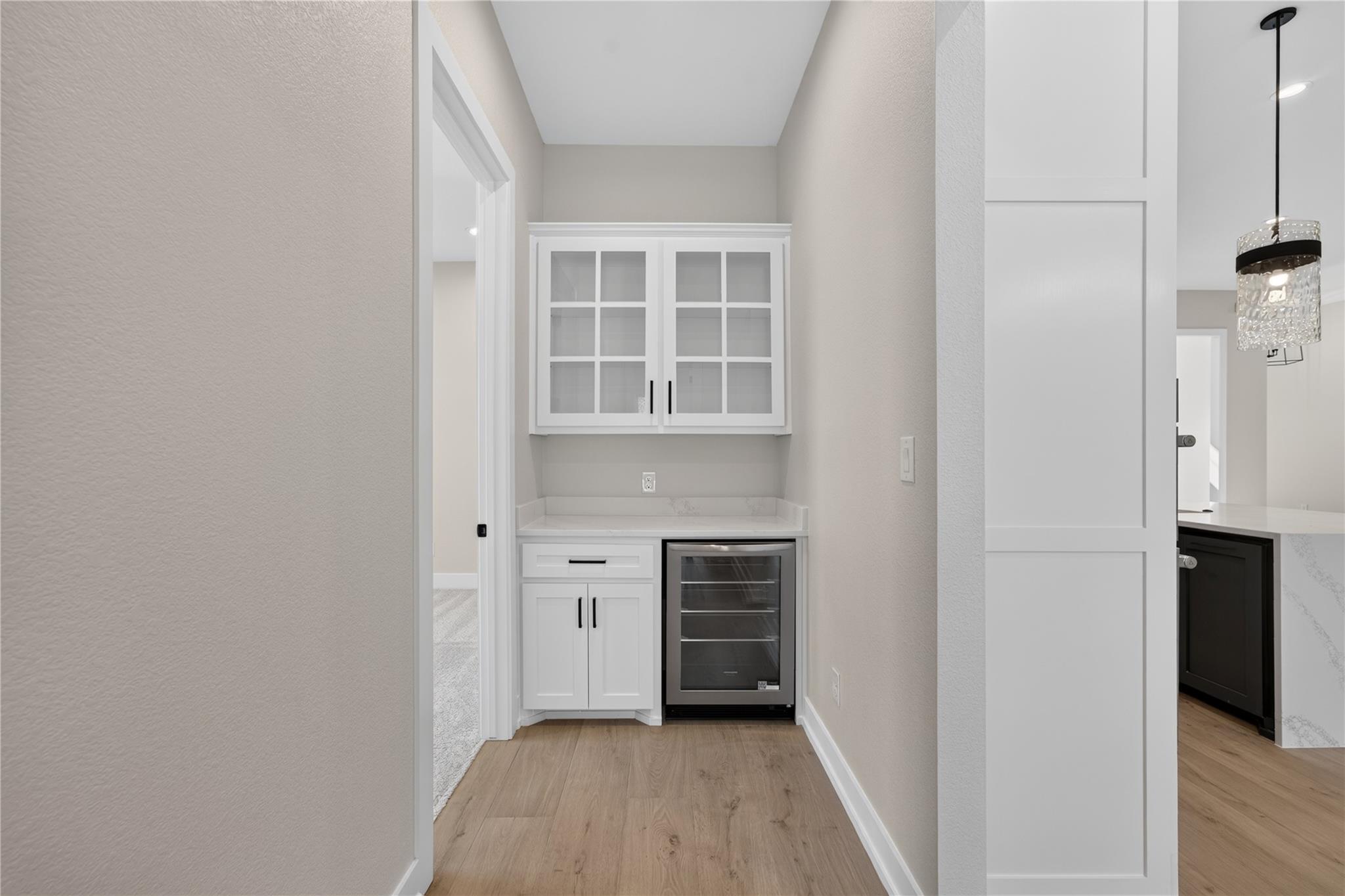 101 Lakeview CT