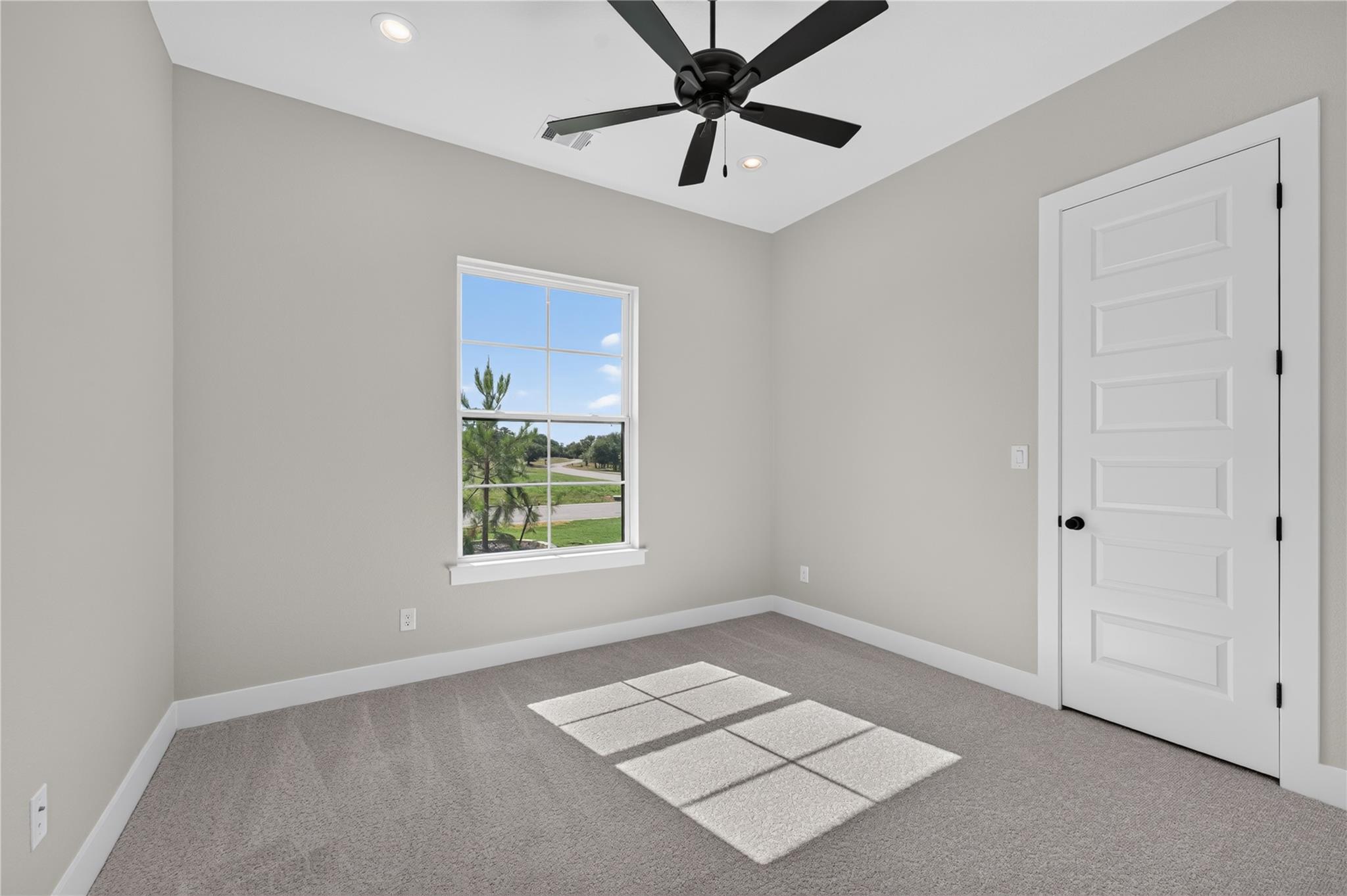 101 Lakeview CT