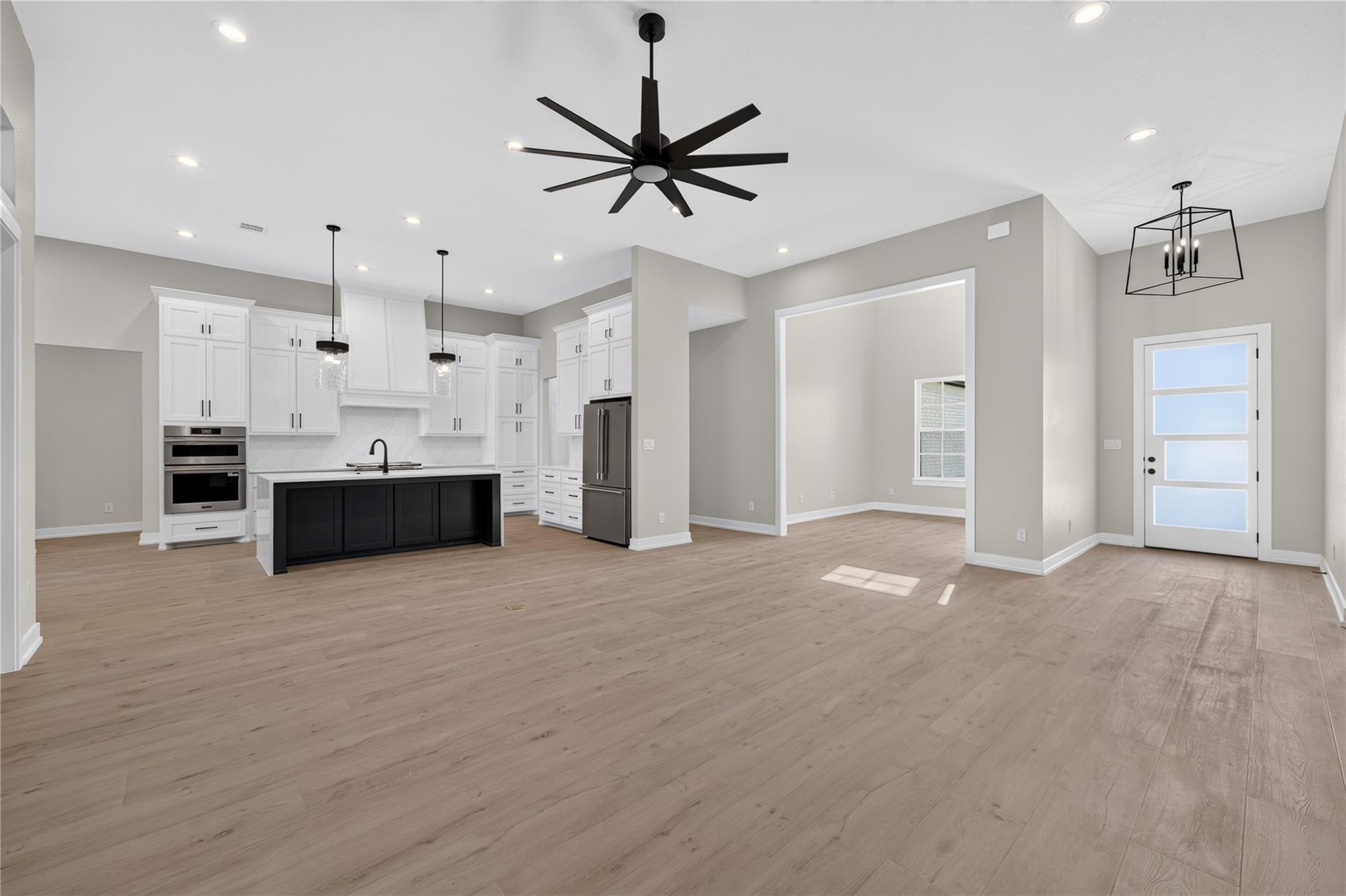 101 Lakeview CT