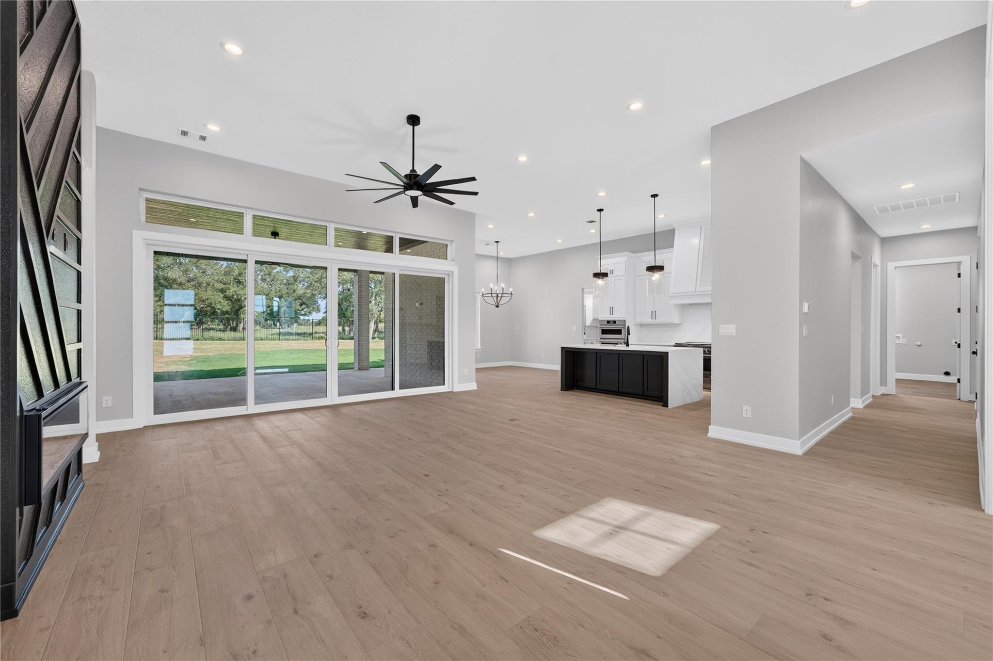 101 Lakeview CT