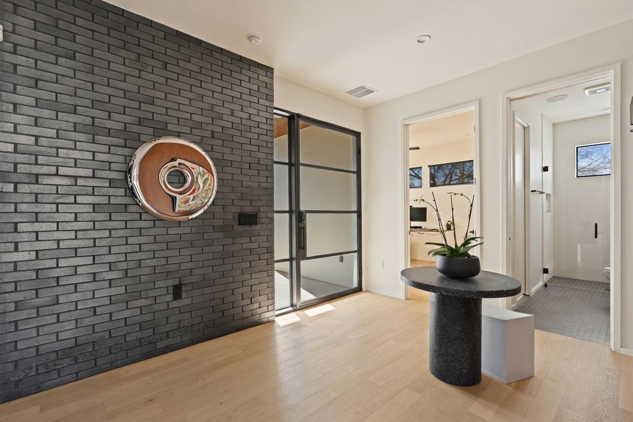 30 Chalmers Ave