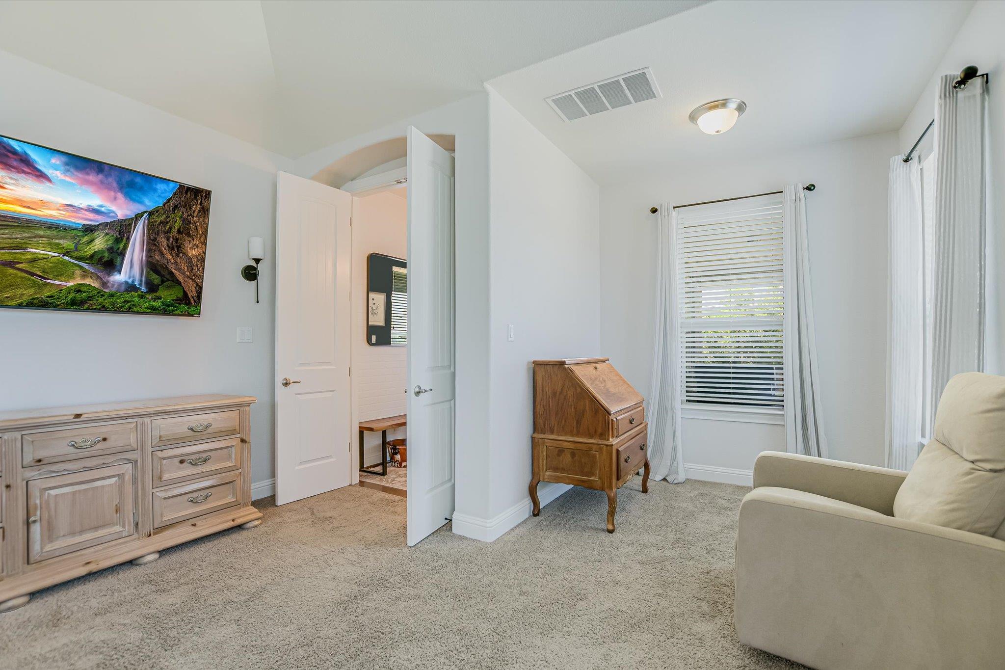 18704 Waltz CT