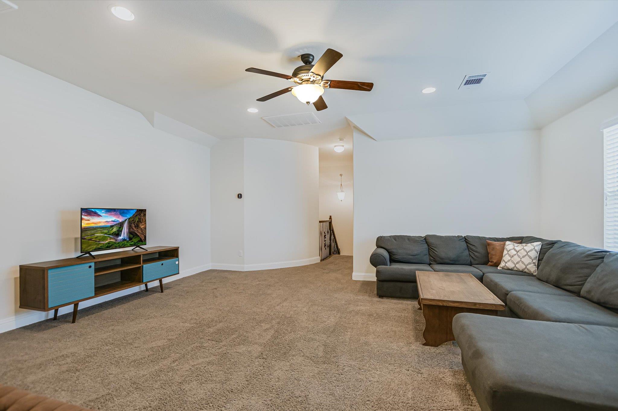 18704 Waltz CT