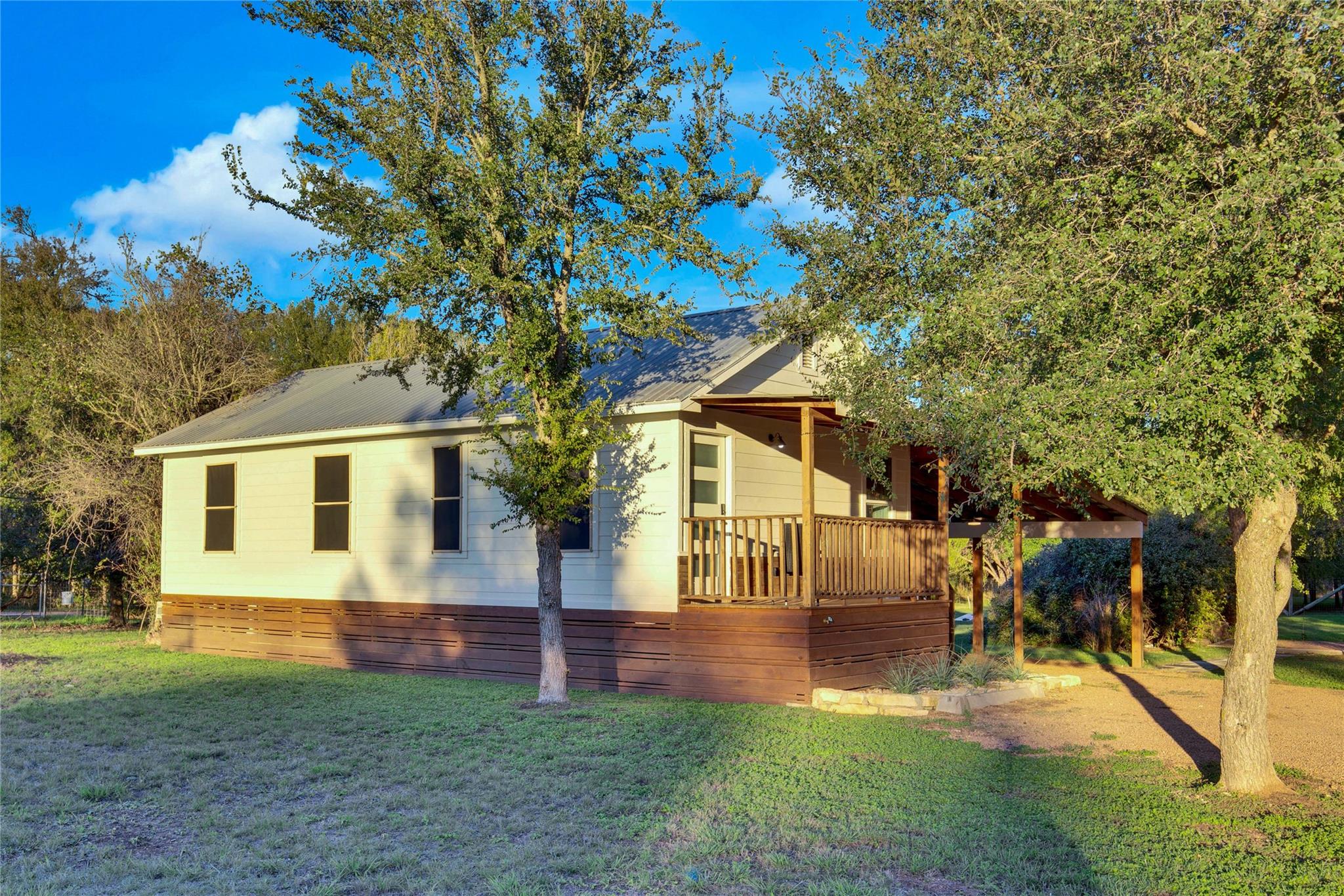 609 S Creekwood DR