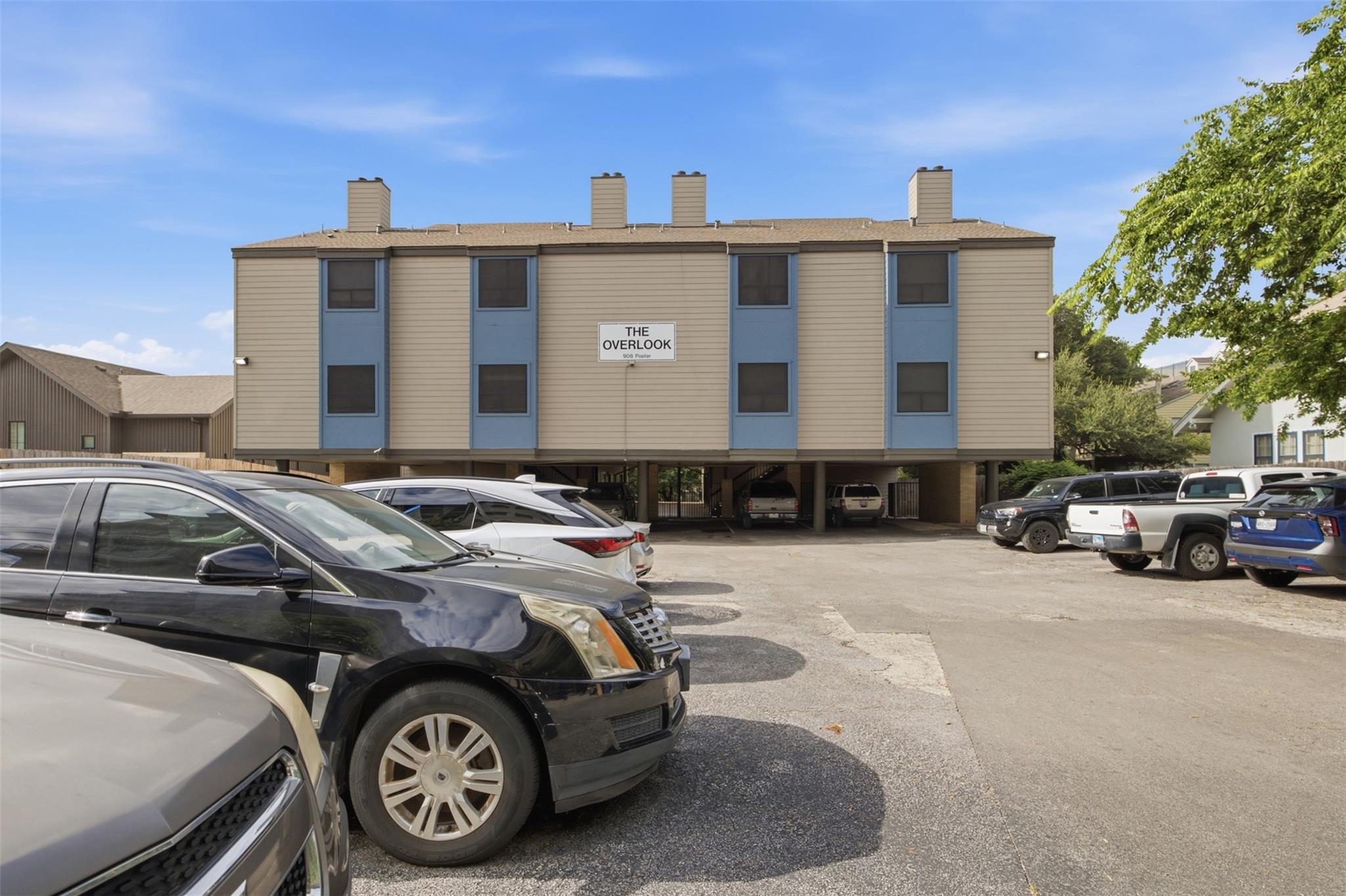 908 Poplar ST # 206