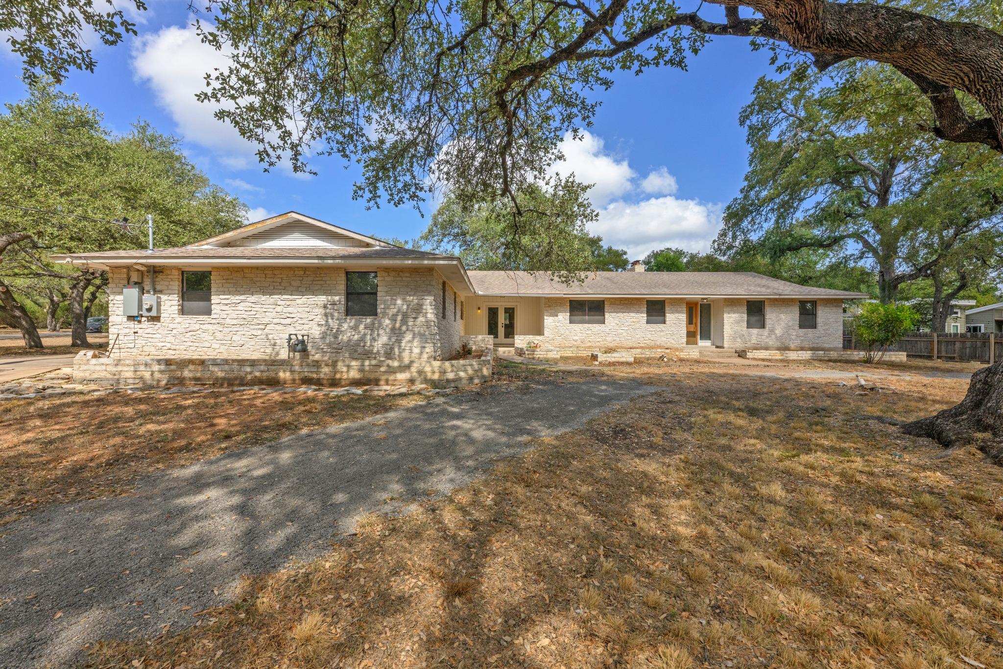 302 Westlake DR