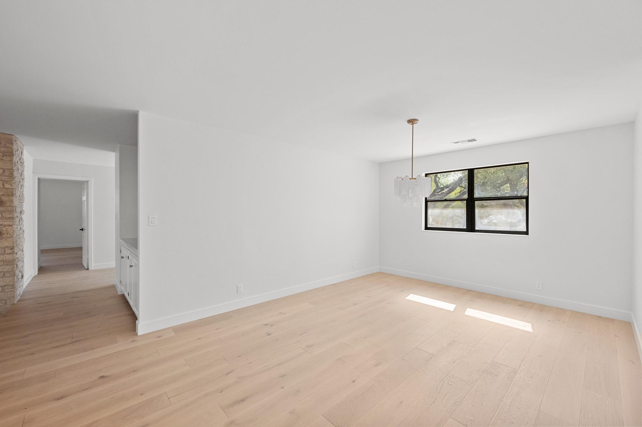 302 Westlake DR
