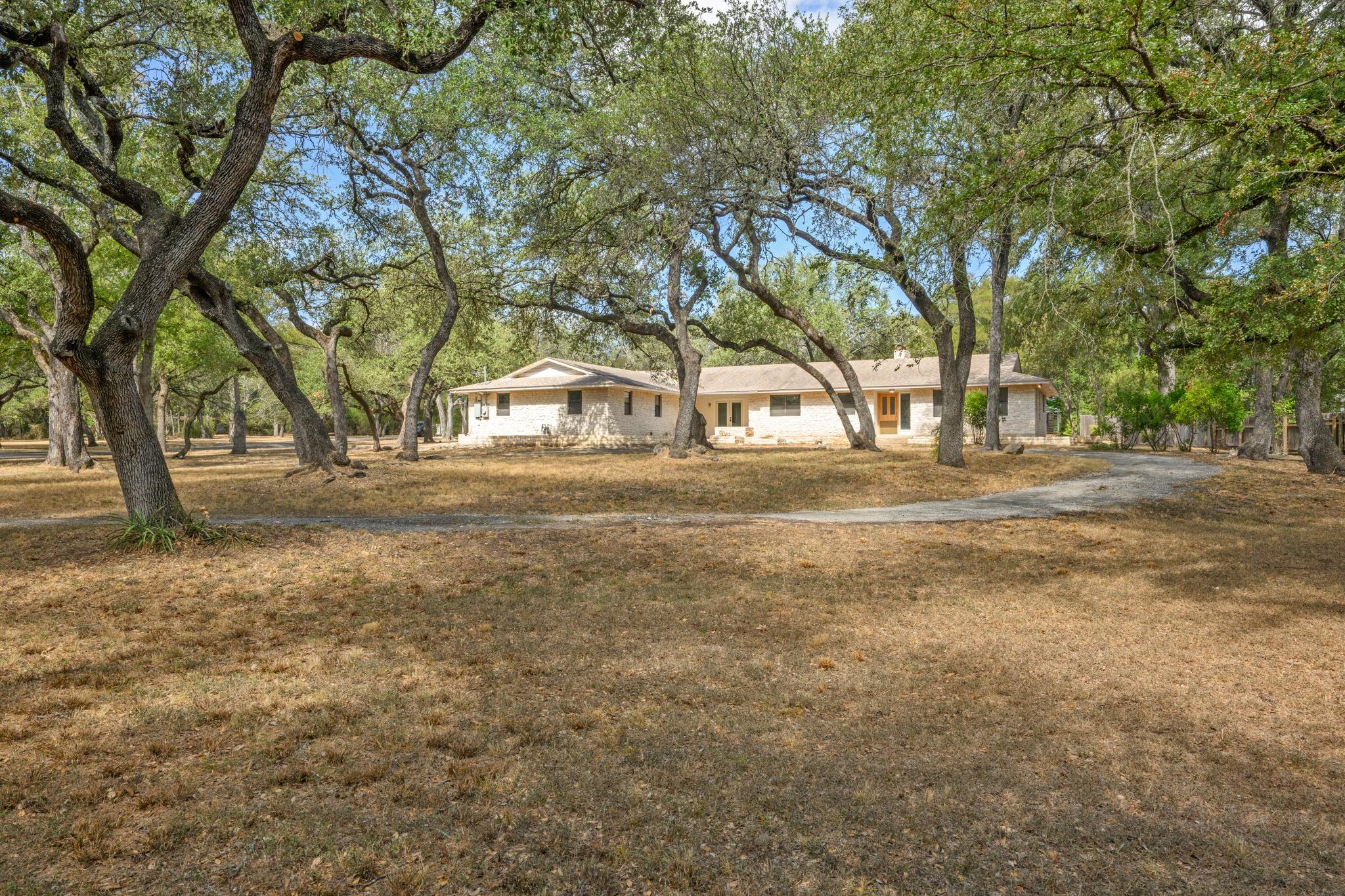 302 Westlake DR