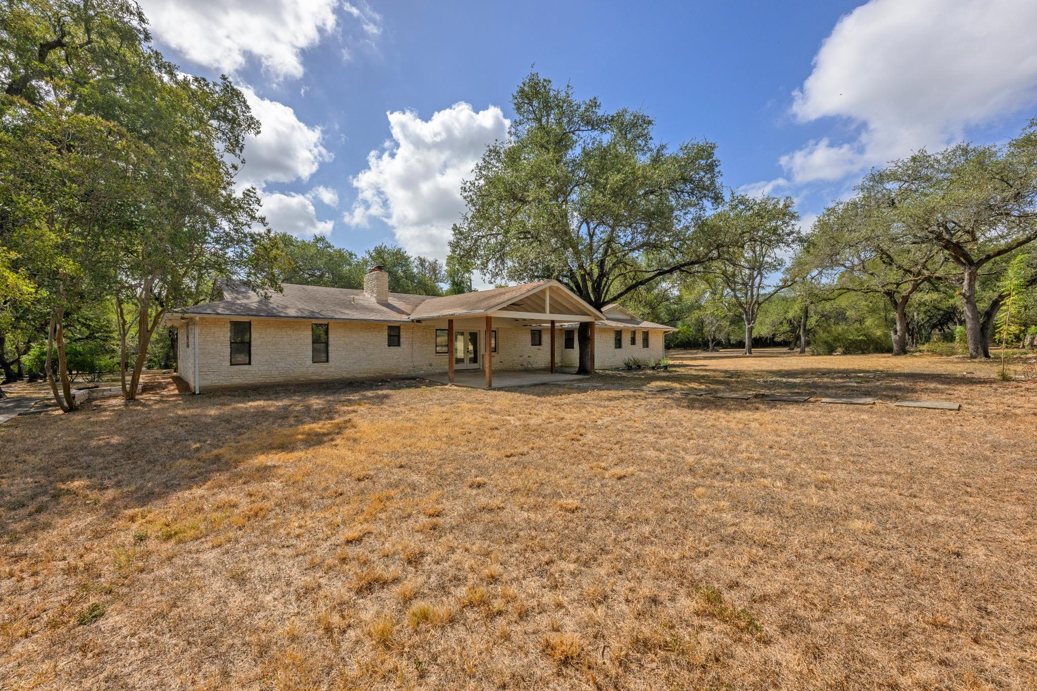 302 Westlake DR