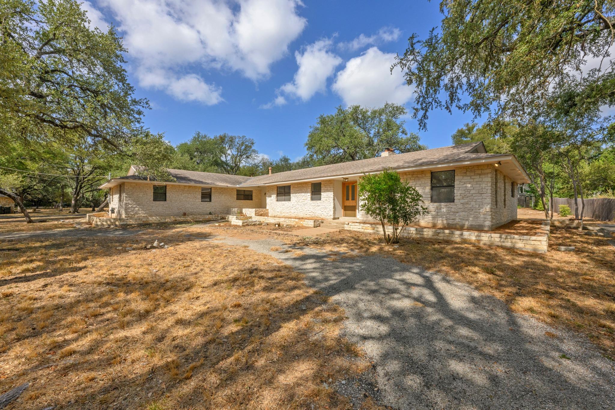 302 Westlake DR