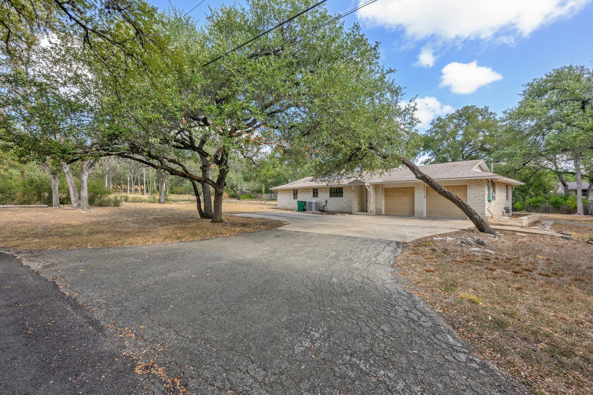 302 Westlake DR