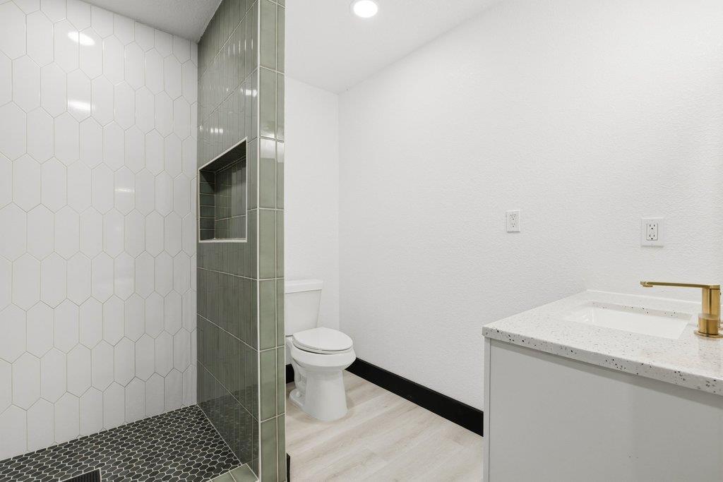606 Barbara DR
