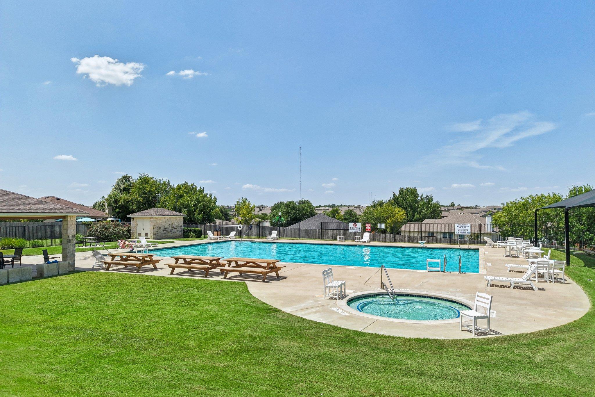 323 Precipice WAY