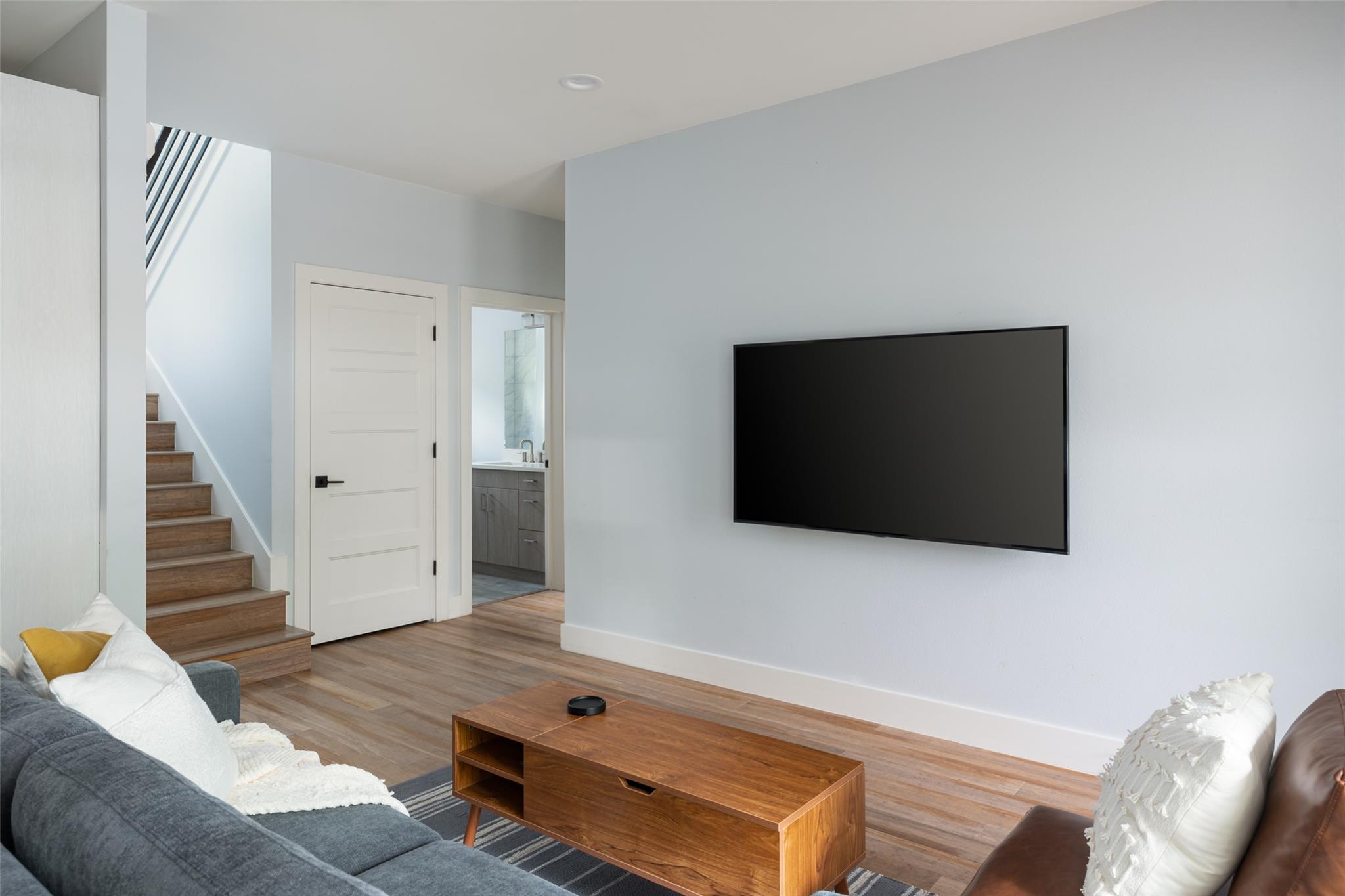 1193 E M. Franklin Ave # 2