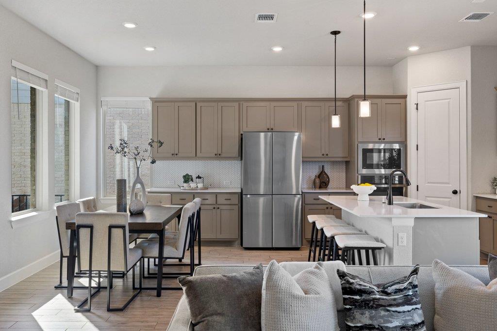 6800 Empresa DR