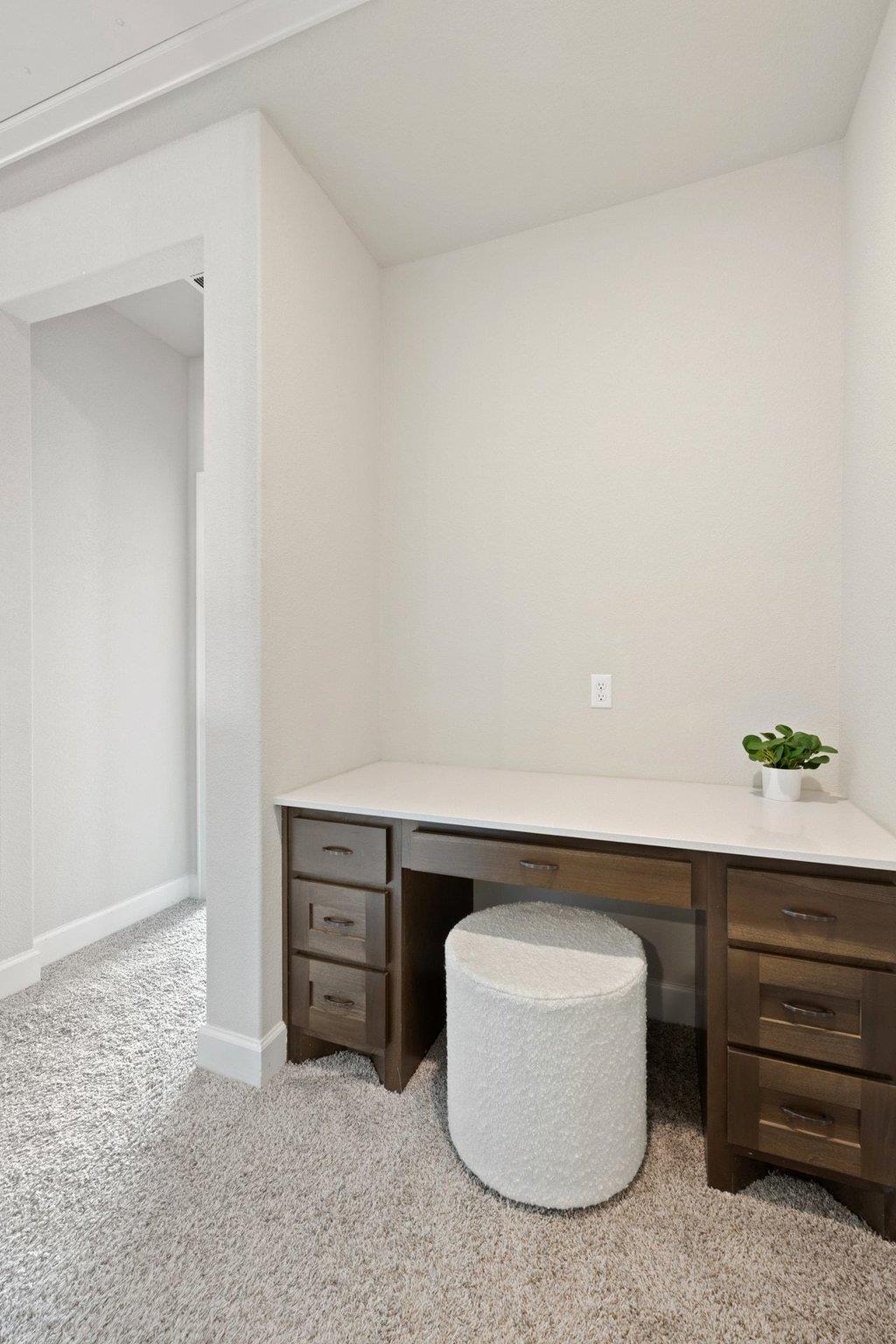 6800 Empresa DR
