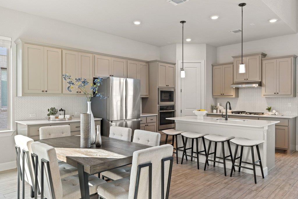 6800 Empresa DR