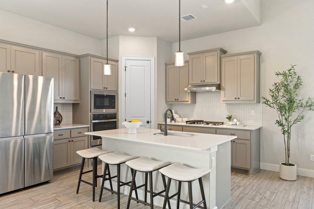 6800 Empresa DR